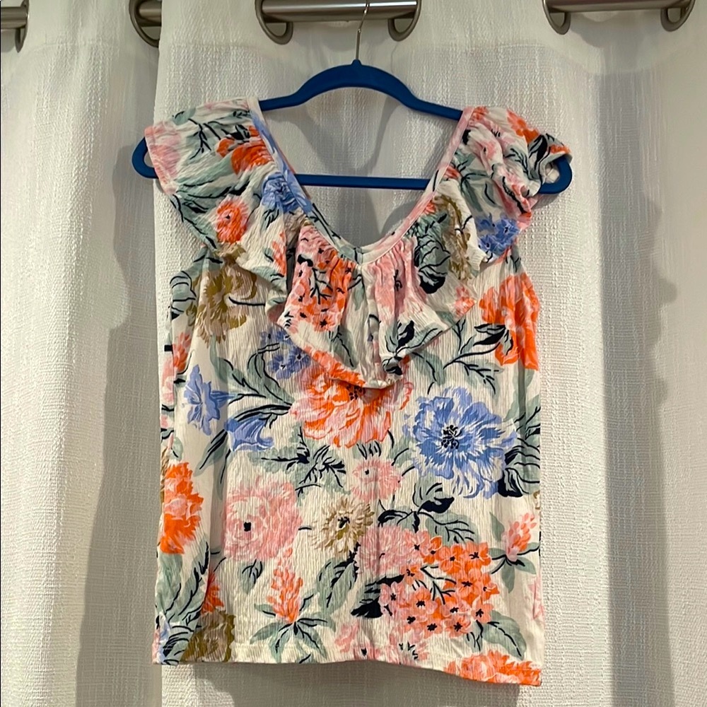 Loft size SP Floral Ruffle Sleeve Top